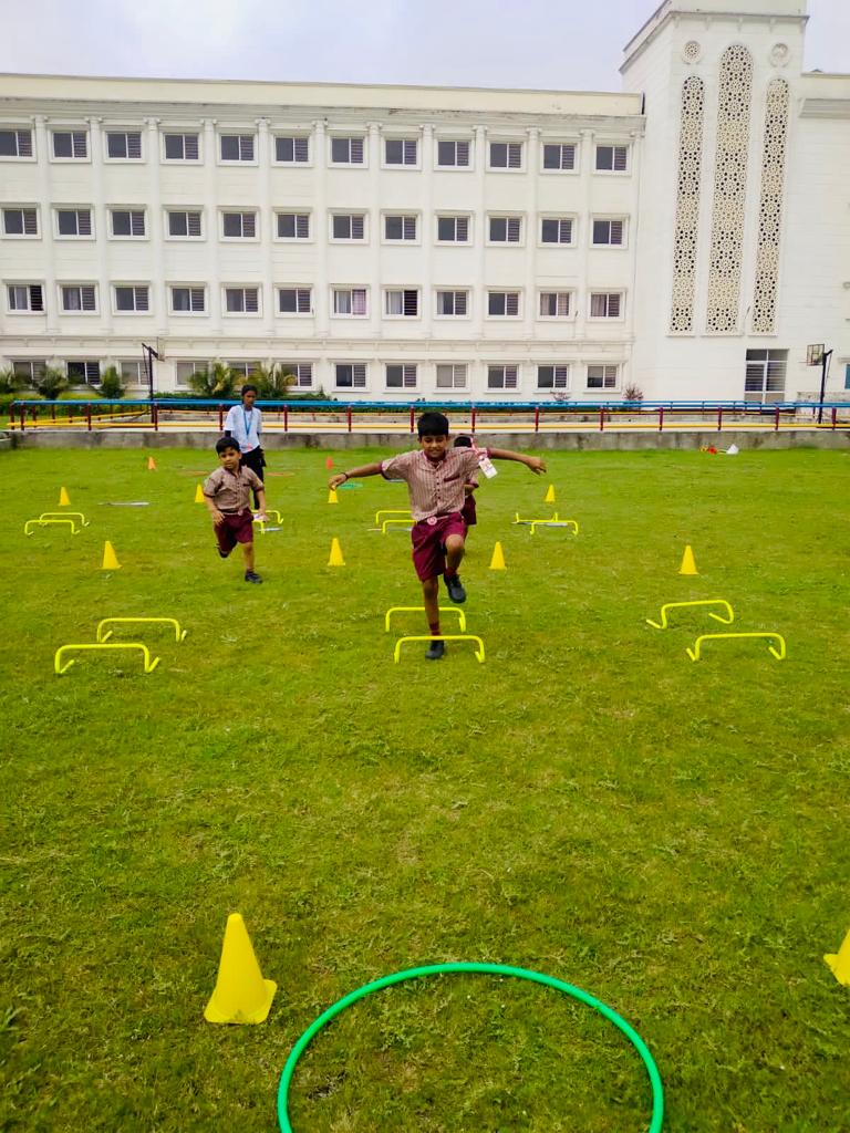 Obstacle course relay race Florence International School